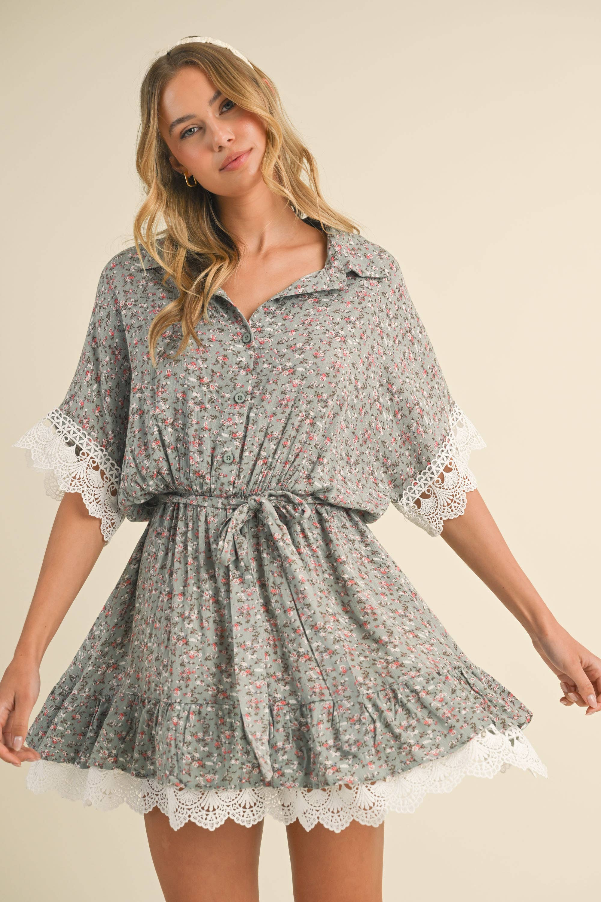 LACE TRIM SHORT SLEEVE COLLARED DRESS