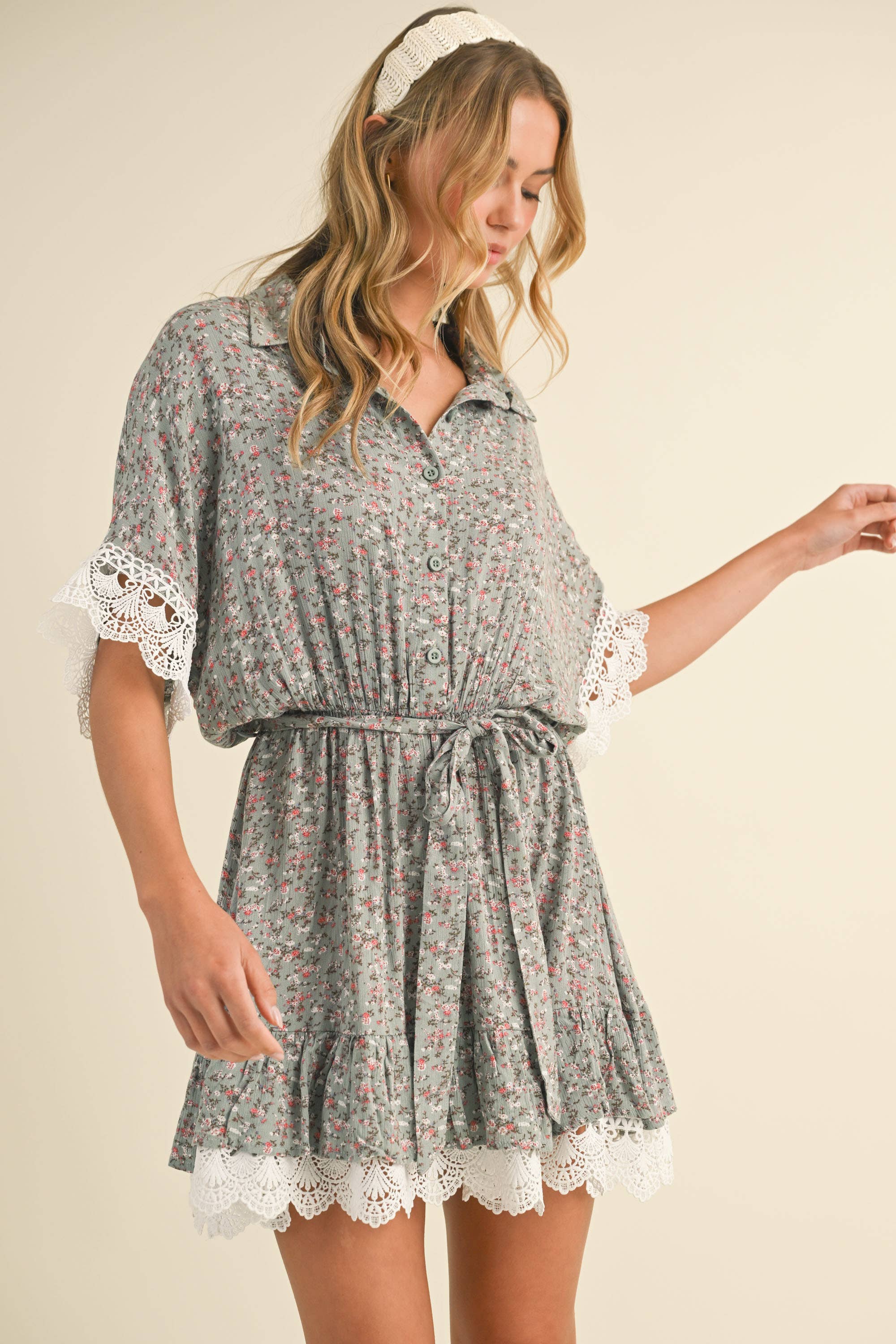 LACE TRIM SHORT SLEEVE COLLARED DRESS