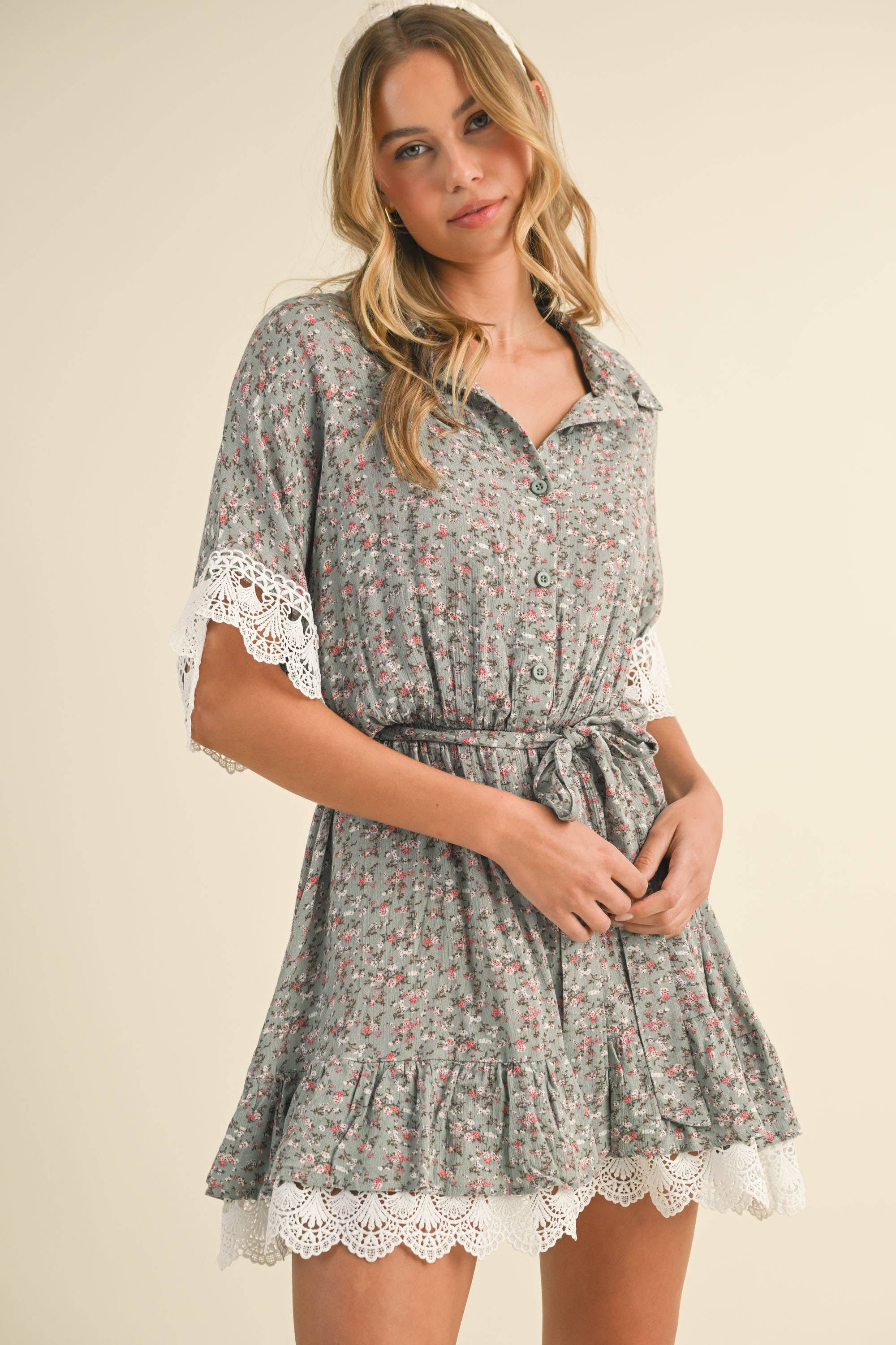 LACE TRIM SHORT SLEEVE COLLARED DRESS