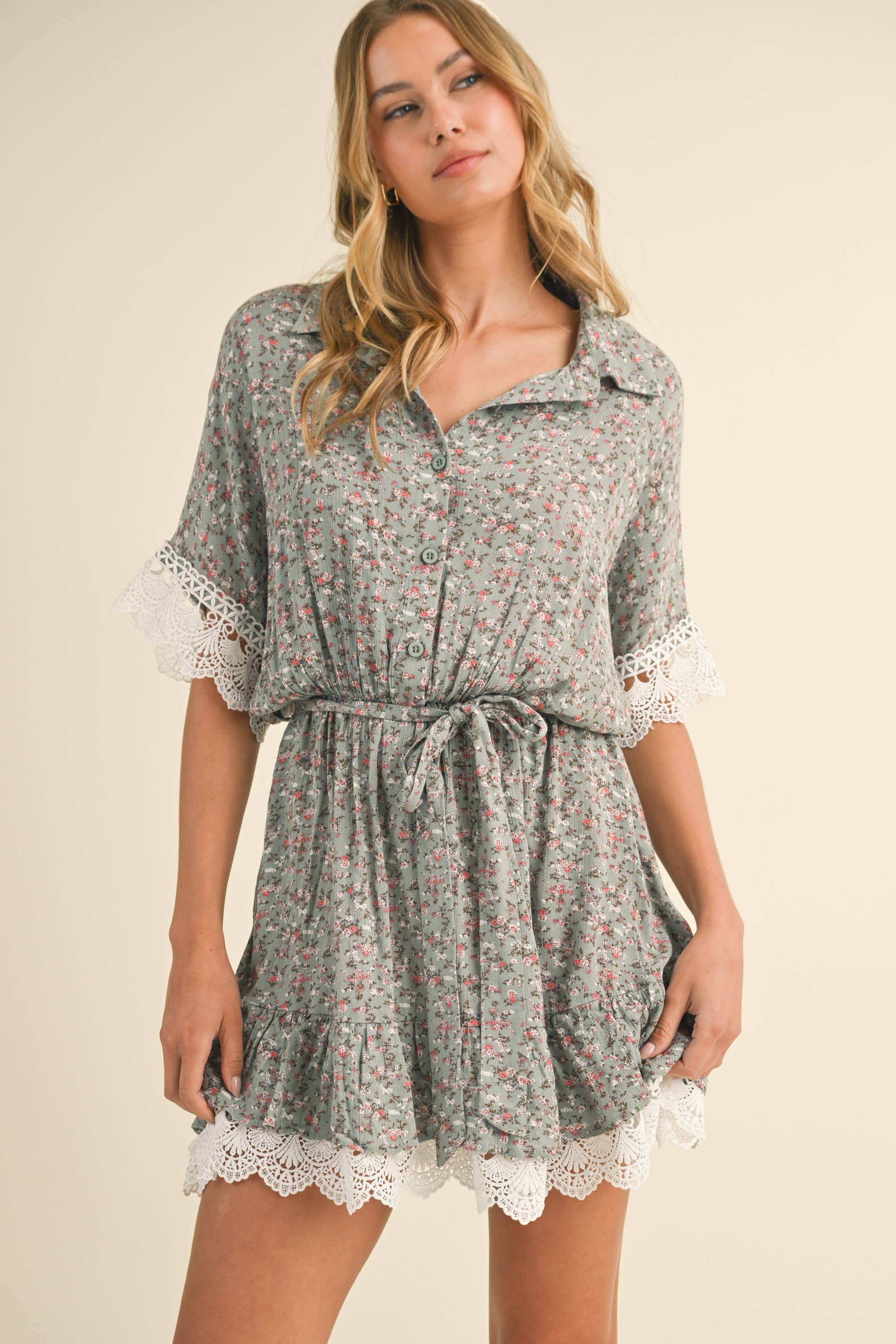 LACE TRIM SHORT SLEEVE COLLARED DRESS